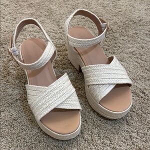 Old Navy Cream Platform Sandals